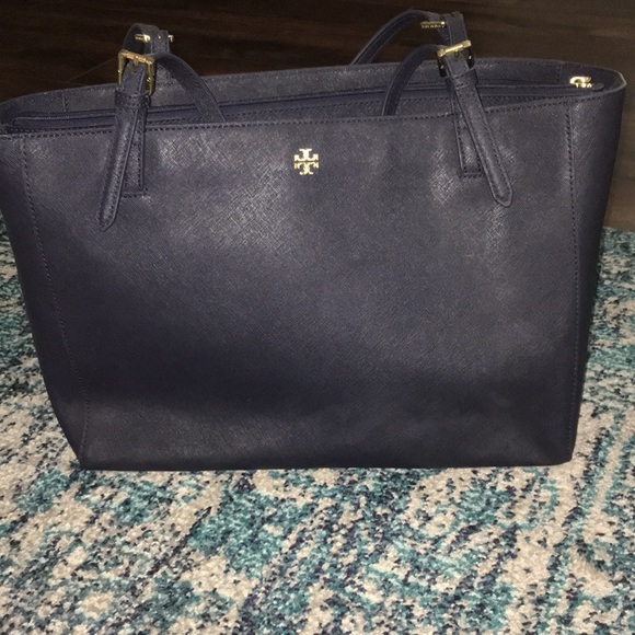 Tory Burch Large York Tote Bag - Picture 3 of 3